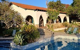 Casa Dos Arcos Bed&Breakfast